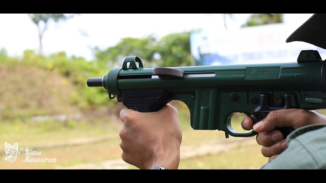 Latihan Menembak bagi Polisi Kehutanan Balai Besar TANA BENTARUM