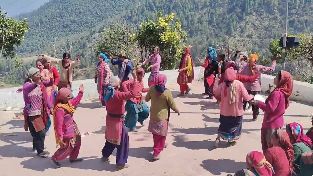 Women’s Holi Dance Uttarakhand | Mahila Holi Folk Songs & Jhoda Chachri | D &R pahadi vlogs 