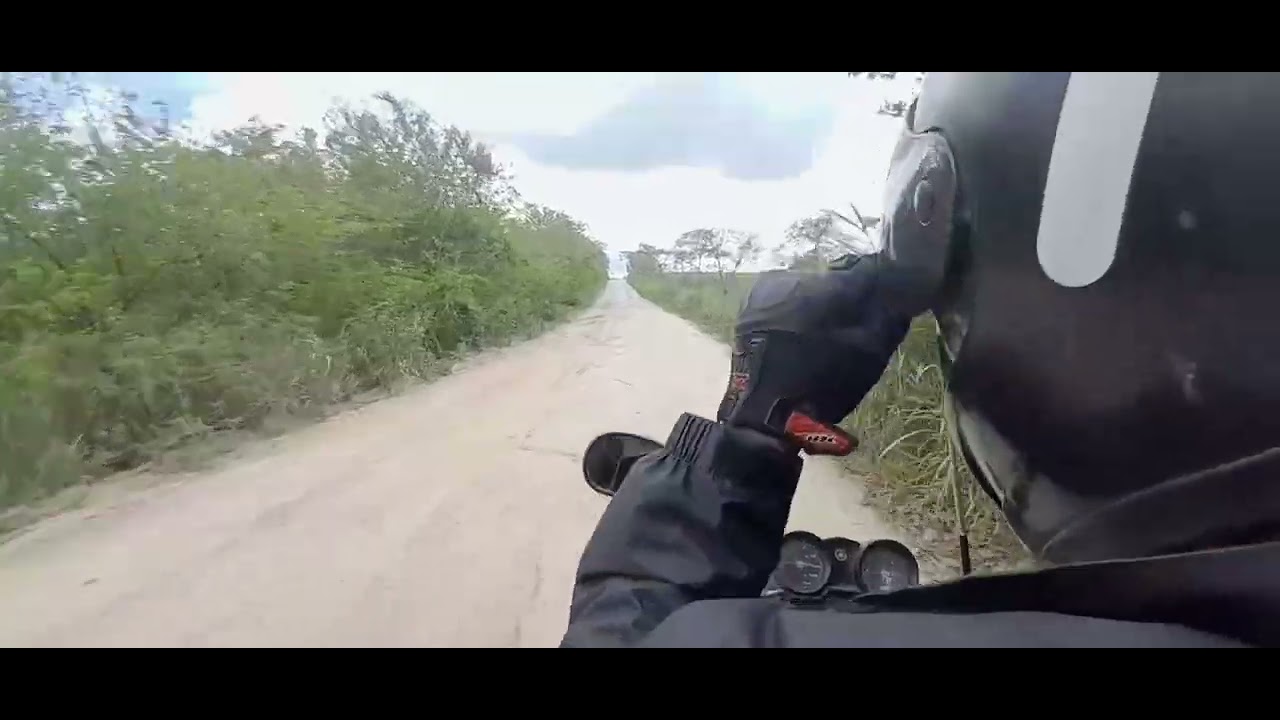 Aventura de moto em aréas rurais