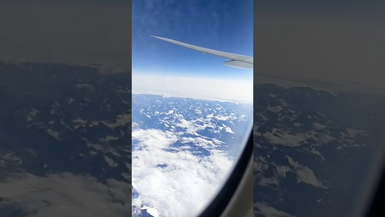 Plane on 30,000 ft | beautiful mountains🗻|.  