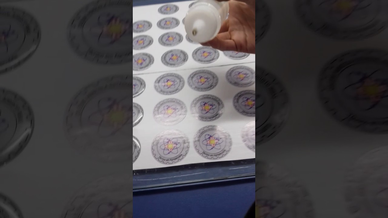 Resinando adesivo