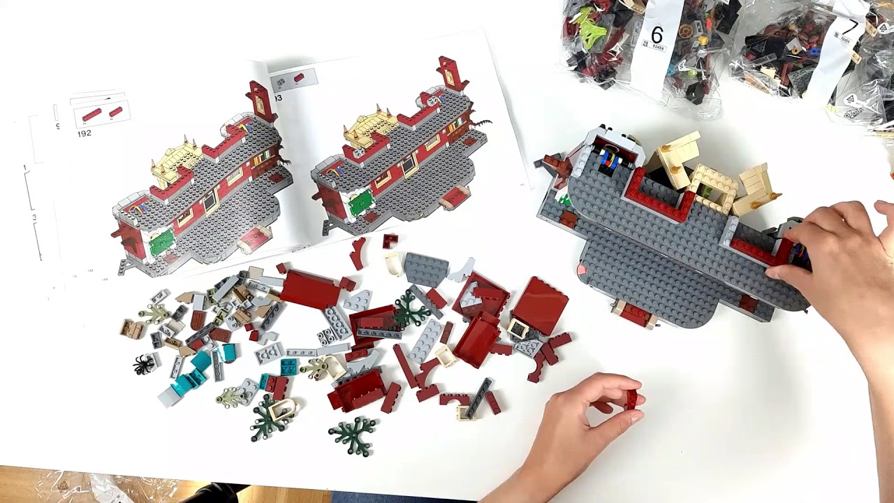 Time lapse of LEGO Hidden Side 70425 Newbury Haunted High School