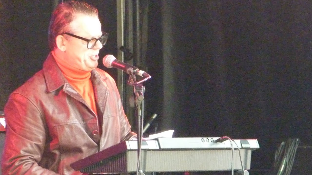 John Shuttleworth - I Can't Go Back To Savoury Now - Live at The Big Chill Festival 2010