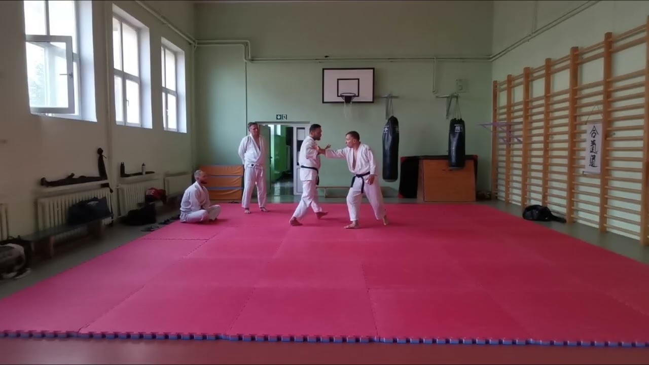 ushiro riote dori koshi nage szczegóły