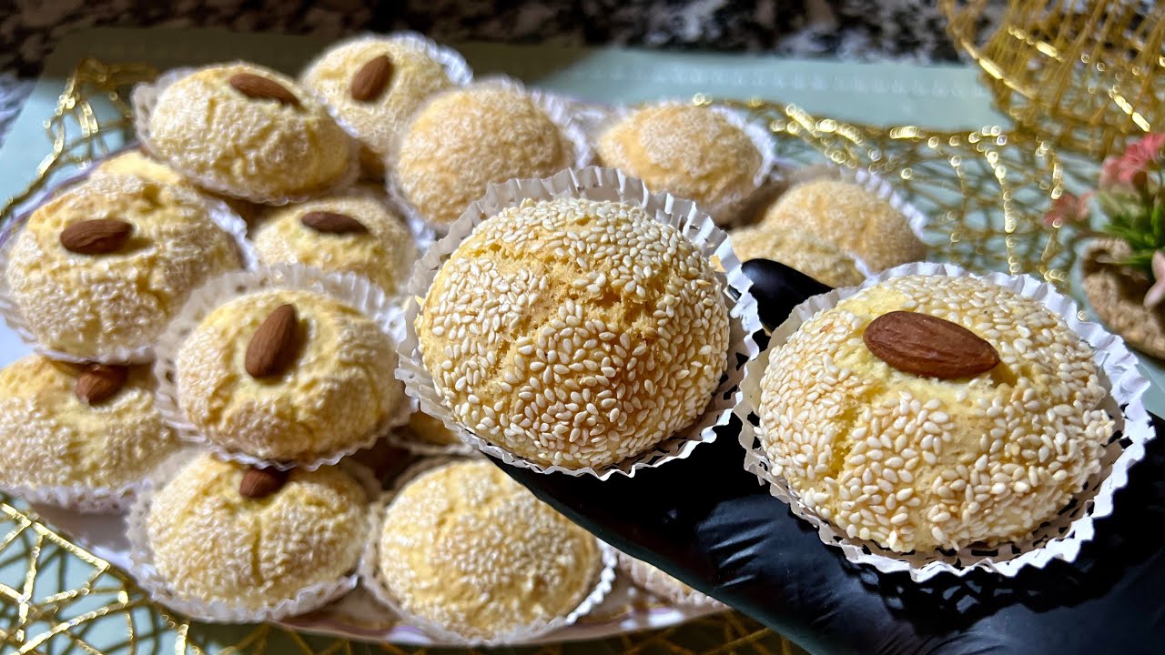 حلوة جافة بالجلجلان😋 بالزيـت اقتصادية تعمر لك طبسي لقهوة العصر بلحليب او بشاي 🫖