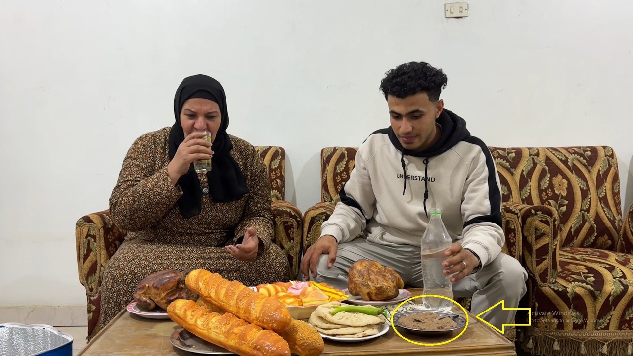 امراه بتفطر فول يوميا دليفرى جبلها فراخ ولحمه بالغلط فانظروا ماذا فعلت !