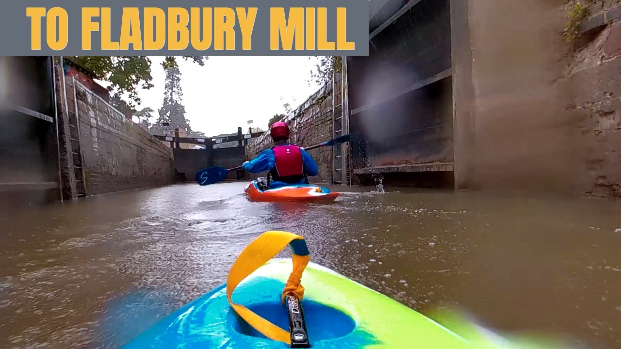 Paddling to Fladbury Mill - and going in the lock