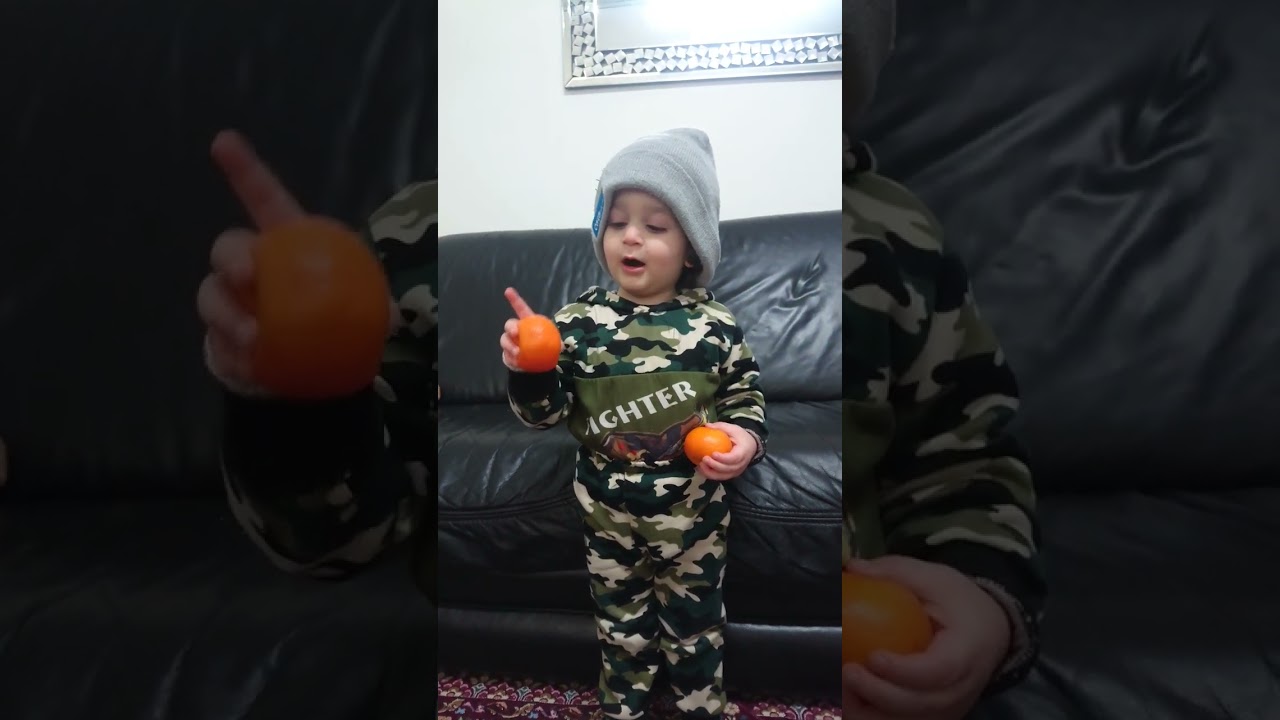 اخي عم يعد ل7 🤣🤣