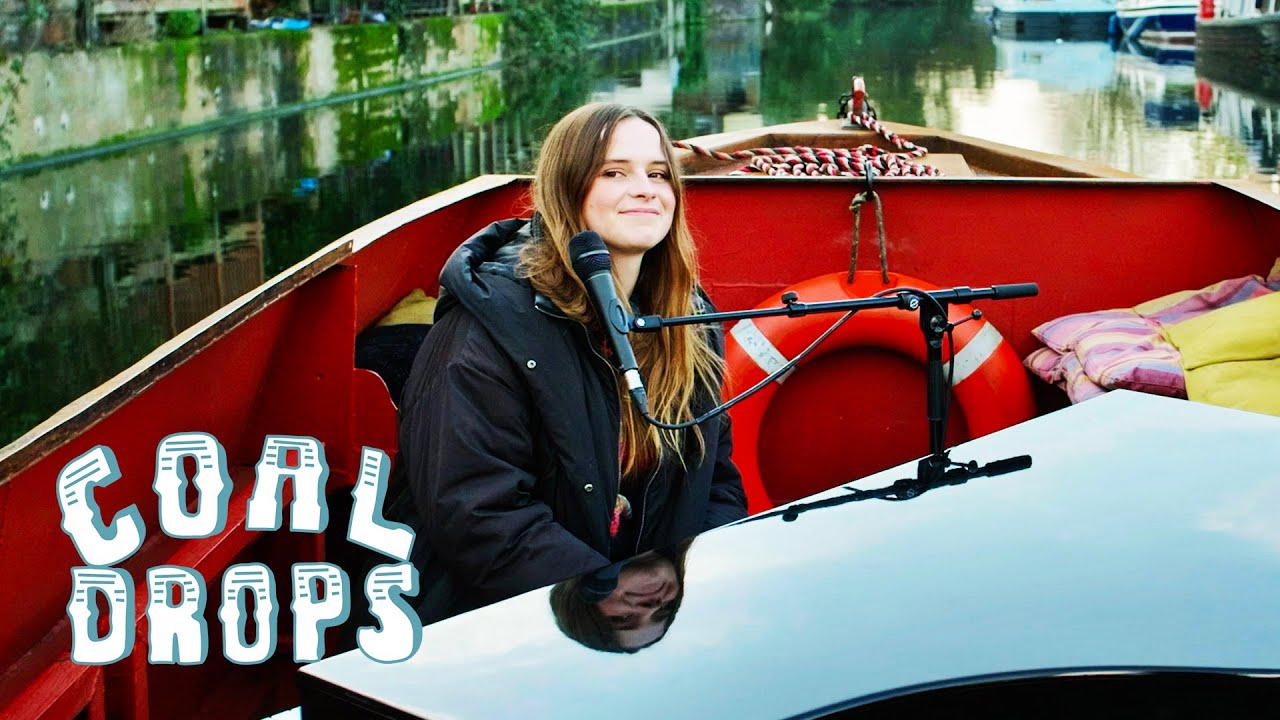 Gabrielle Aplin (Full Live Performance) | Coal Drops Sessions