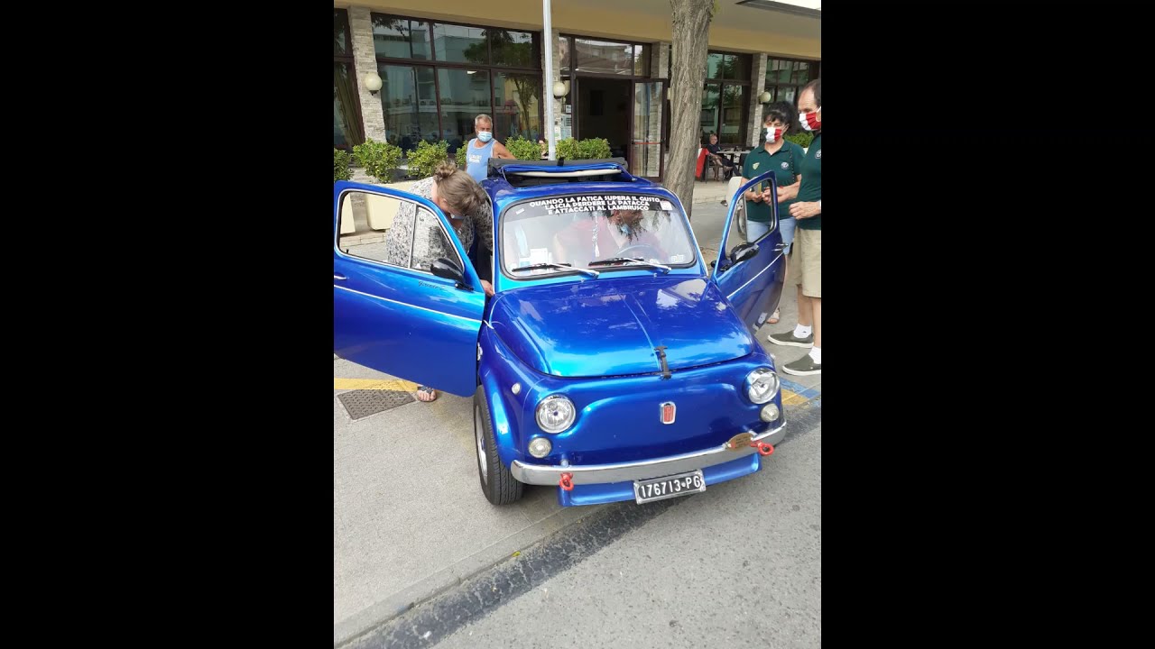 raduno statico di auto d'epoca a Gatteo Mare