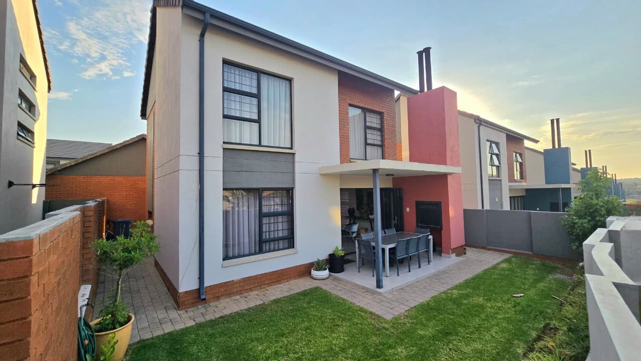 3 Bedroom Townhouse in Amberfield | R1 960 000