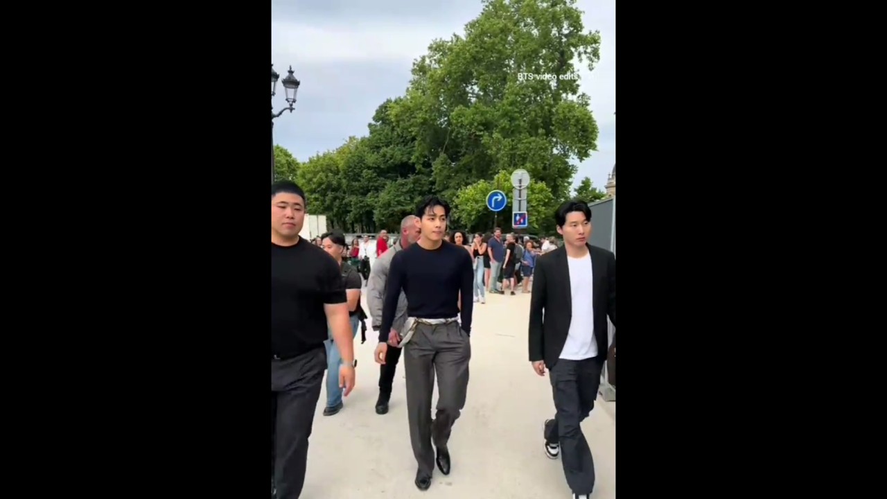 #taehyung spotted at the Grand Palais in Paris #fypシ゚viral #fypage #btsv #bts #kimtaehyung #fypage