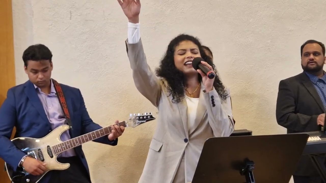 Worship by Janefer Kingsley- paduvom mahilvom - Amazing Grace Ministries Switzerland