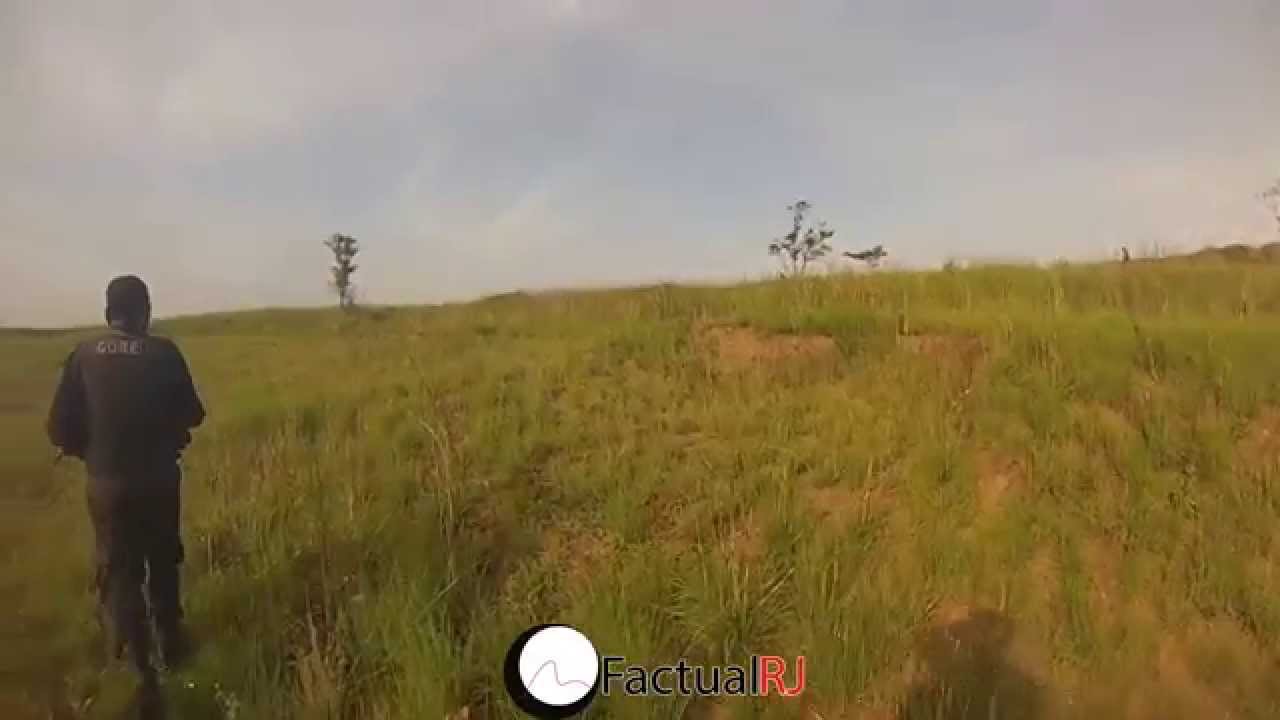 Policias da Core e PM fazem uma Perícia em local que traficantes ficaram baleado em confronto