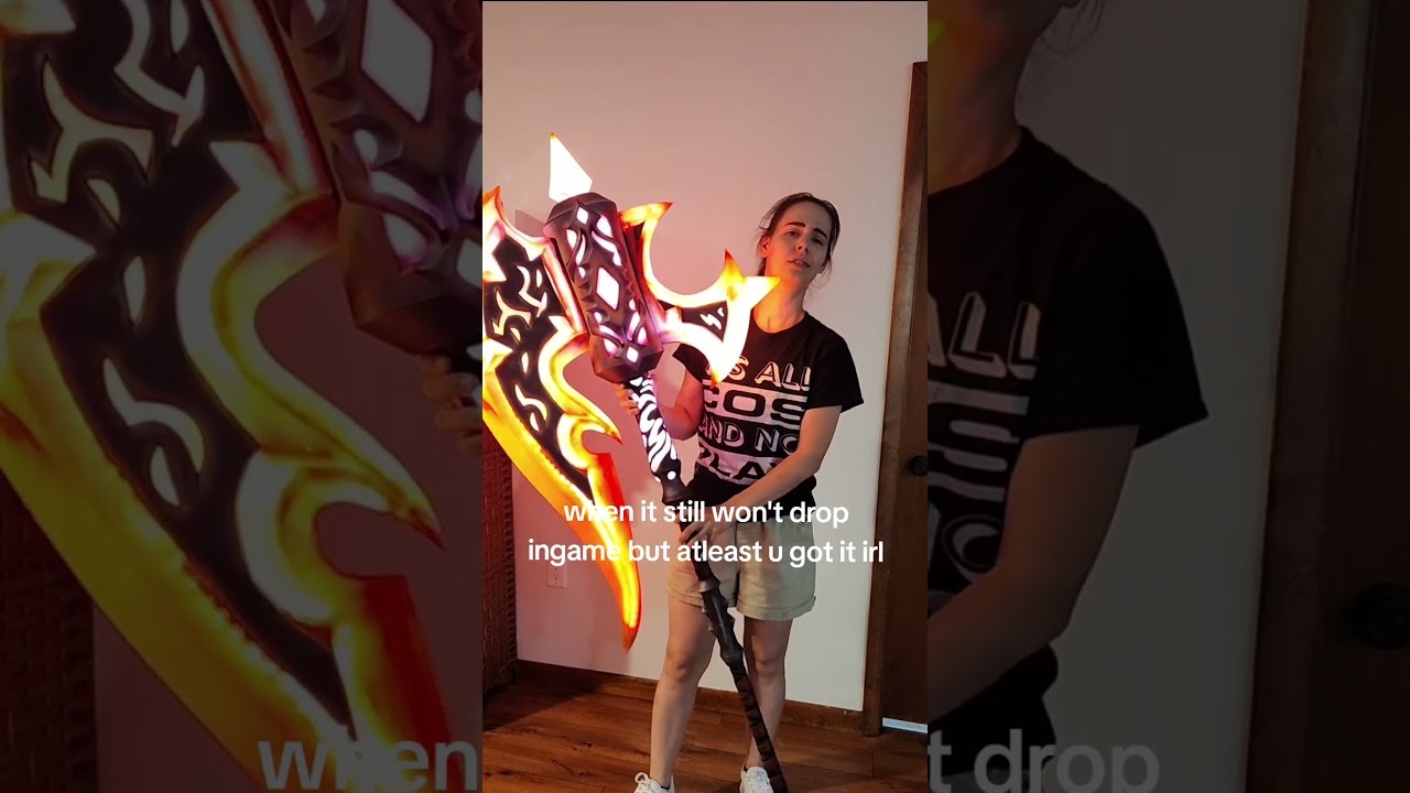 Every legendary Warcraft weapon... #cosplay