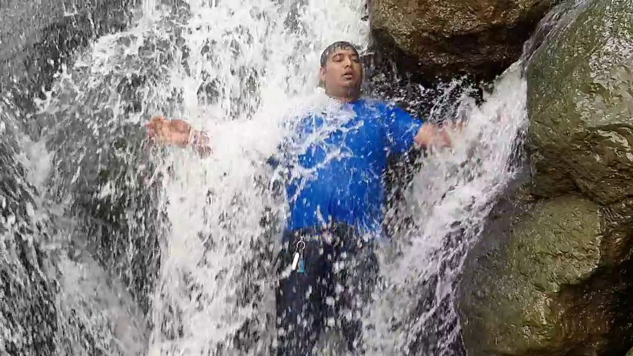 Relaxing open bath at Thottikallu Falls of Bangalore 😜😜😍😍|| full masti