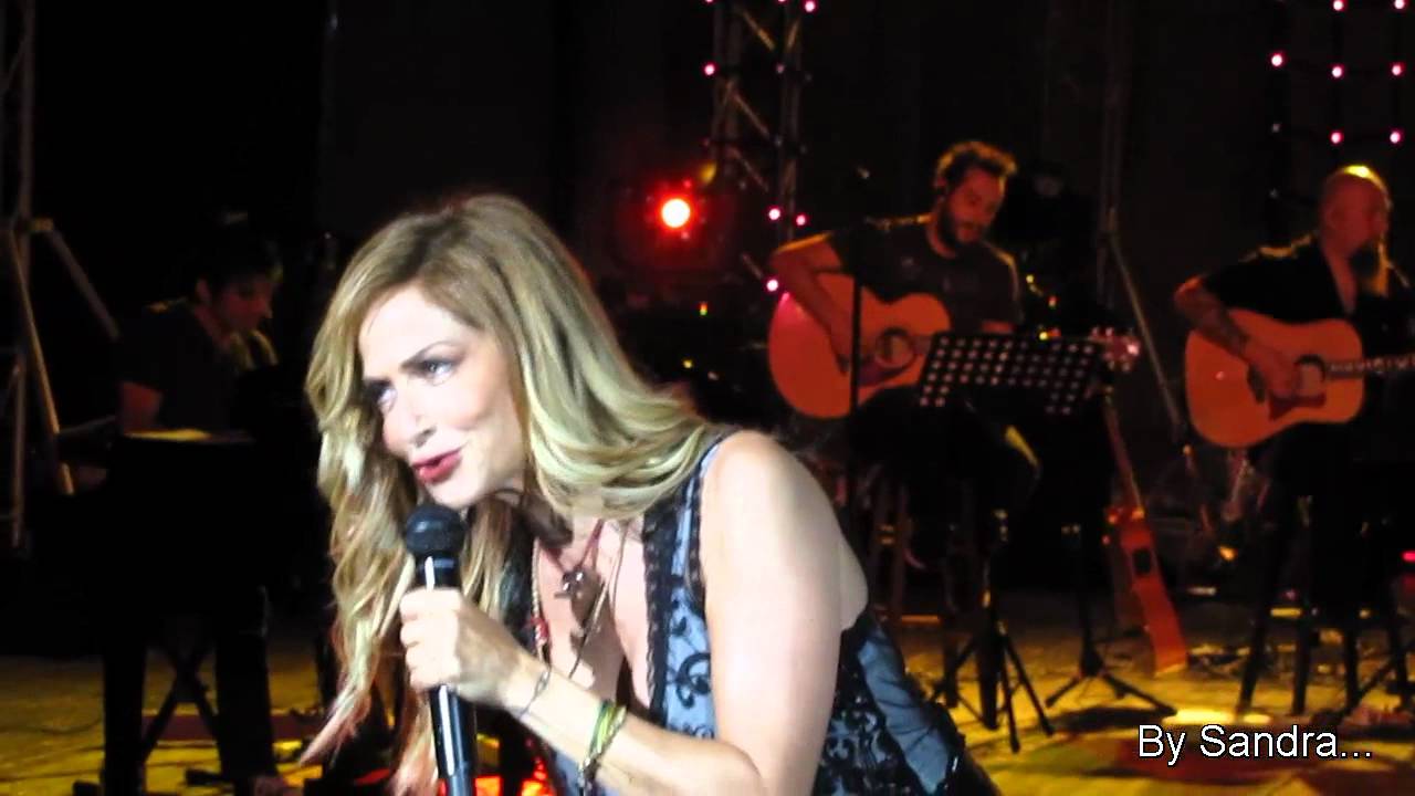 Anna Vissi - Mi vazeis mavro - An thymitheis t' oneiro mou, Etsi Apla Unplugged !
