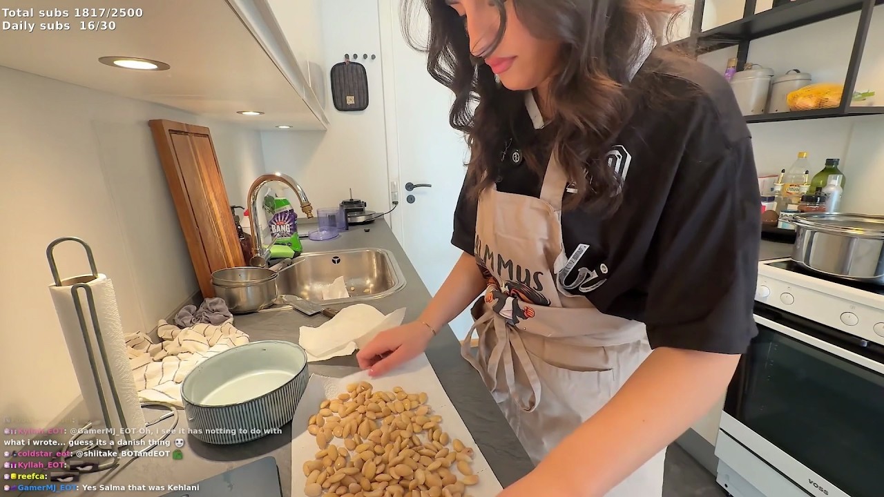 [2026-02-19] Salmmus - 🔴 A CHAOTIC DAY 🔴 COOKING MOROCCAN FOOD W/ MAMA 🔴 - !discord !insta !yt