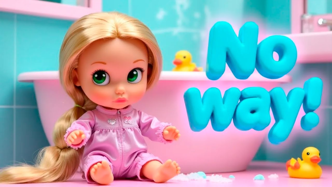 RAPUNZEL DOESN'T WANT TO TAKE A BATH | Luna's Toys