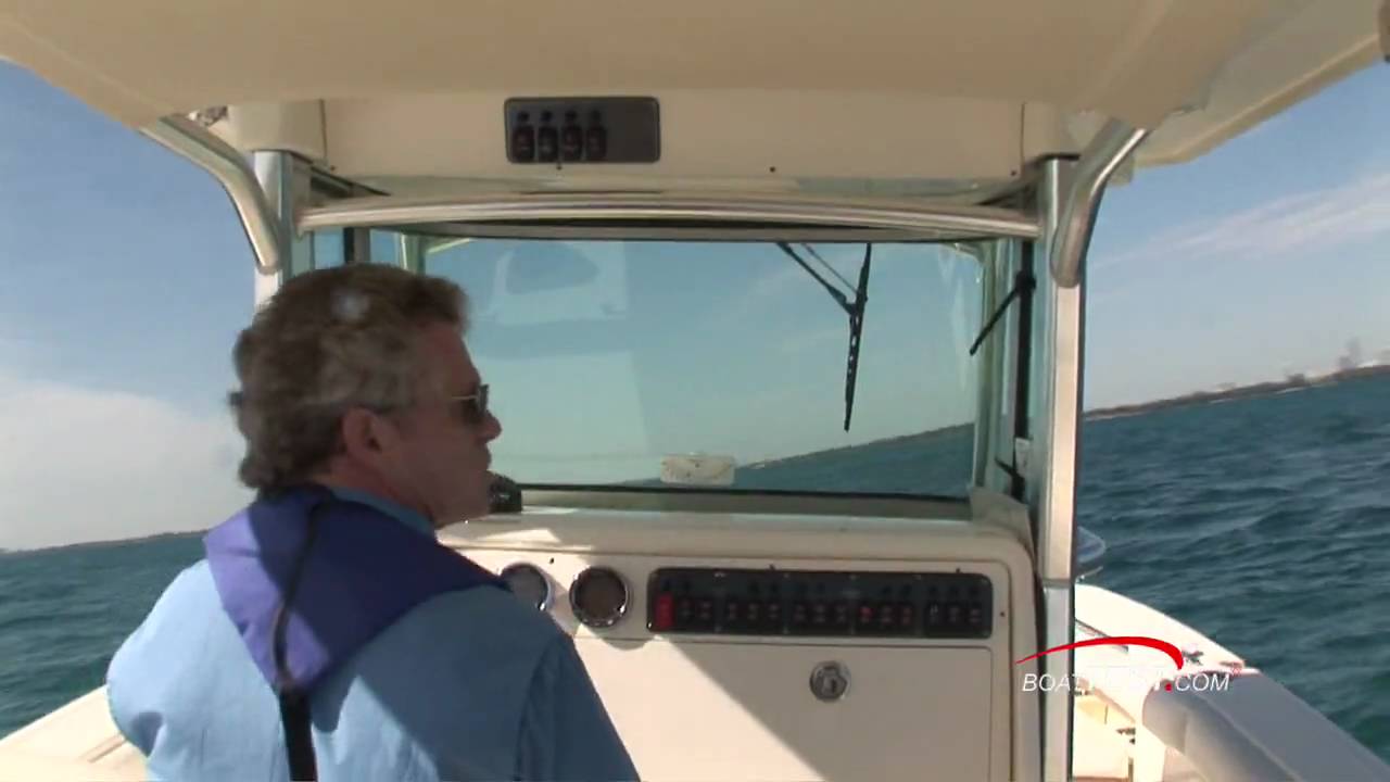 BoatTest 320CC Performance Video