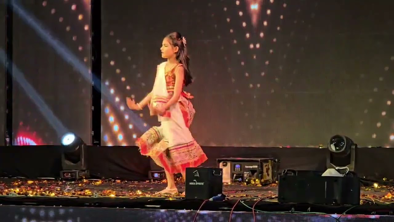 Small girl dance