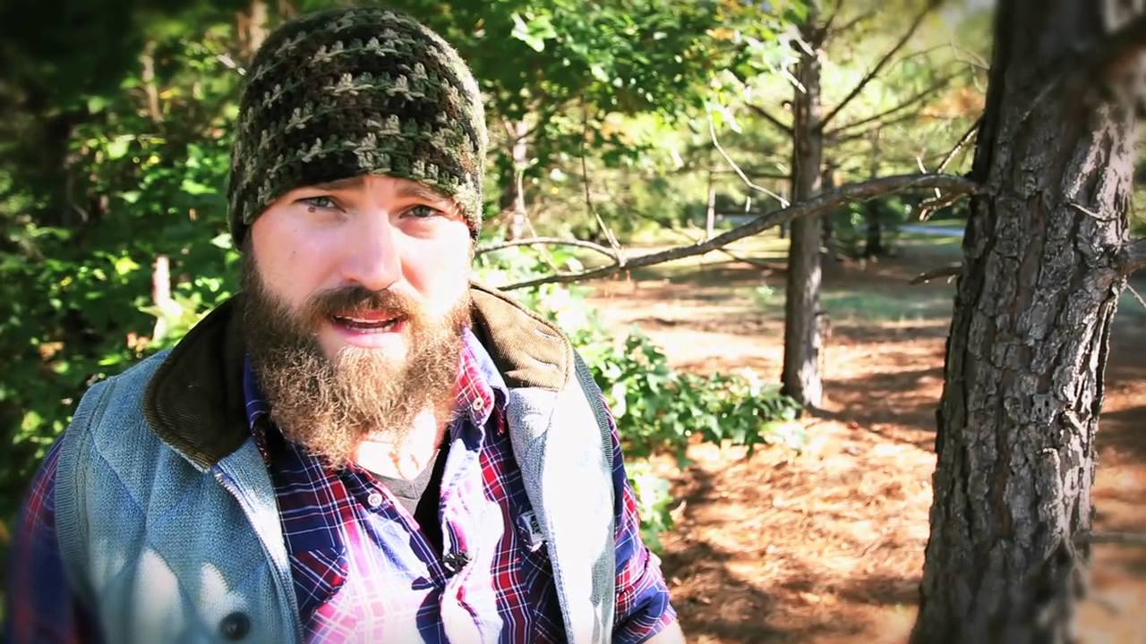 Zac Brown Shows  Off His Mountain Knife and Soles4Souls Hat