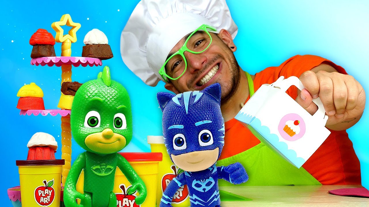 ¡Cakes de plastilina! Cocina para niños con los Héroes en Pijama. Juguetes de PJ Masks