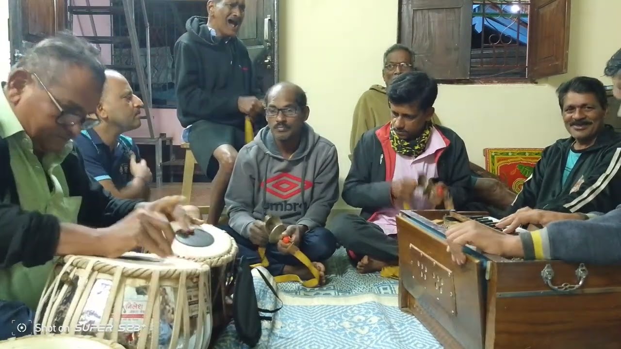 चल मना संता च्या बागेत (पांडुरंग गवस )