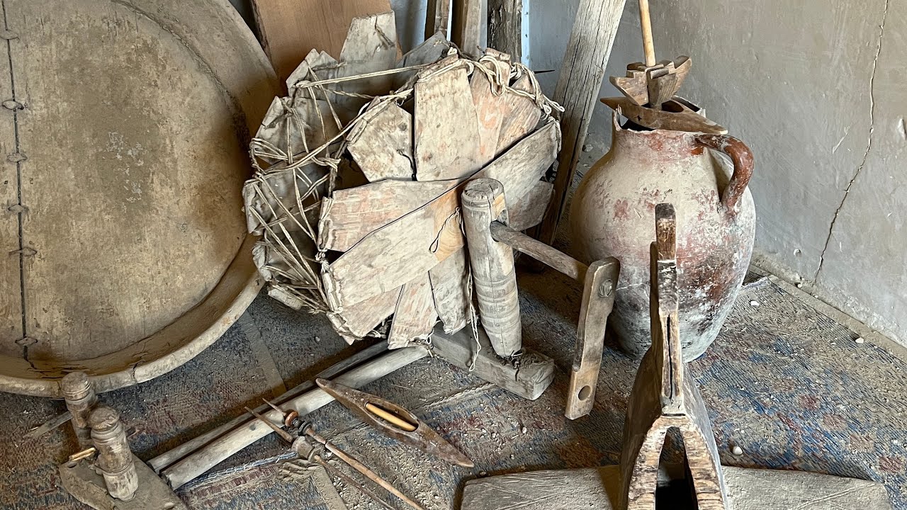 Restoration of the 300-Year-Old Spinning Wheel - FURNITURE RESTORATION