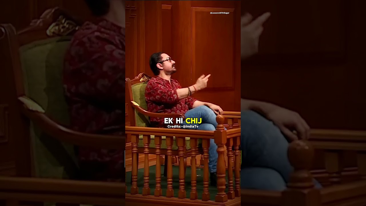 Does Aamir Khan insult Hinduism?😱🤔