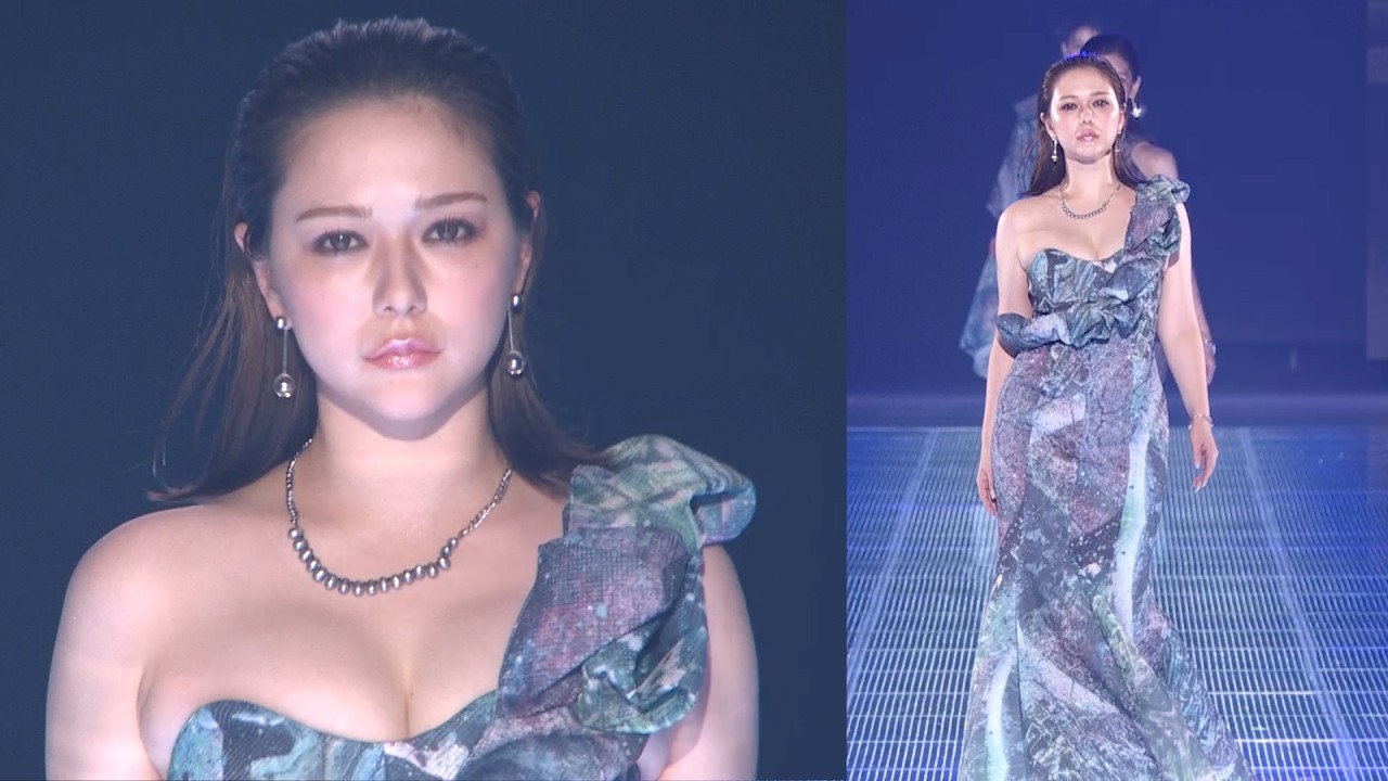 村重杏奈、セクシーすぎる胸元ぱっくりドレスで色気全開のランウェイ　『マイナビ TGC 2025 A/W』
