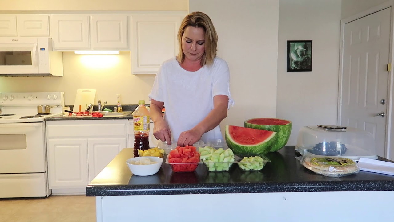 FRUTAS CON TAJIN Y CHAMOY( FRUITS WITH CHAMOY AND TAJIN)