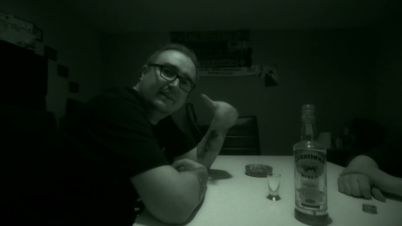 Eko aka GreenArrow feat. Topek - Rozmyty makijaż (prod. by discent)