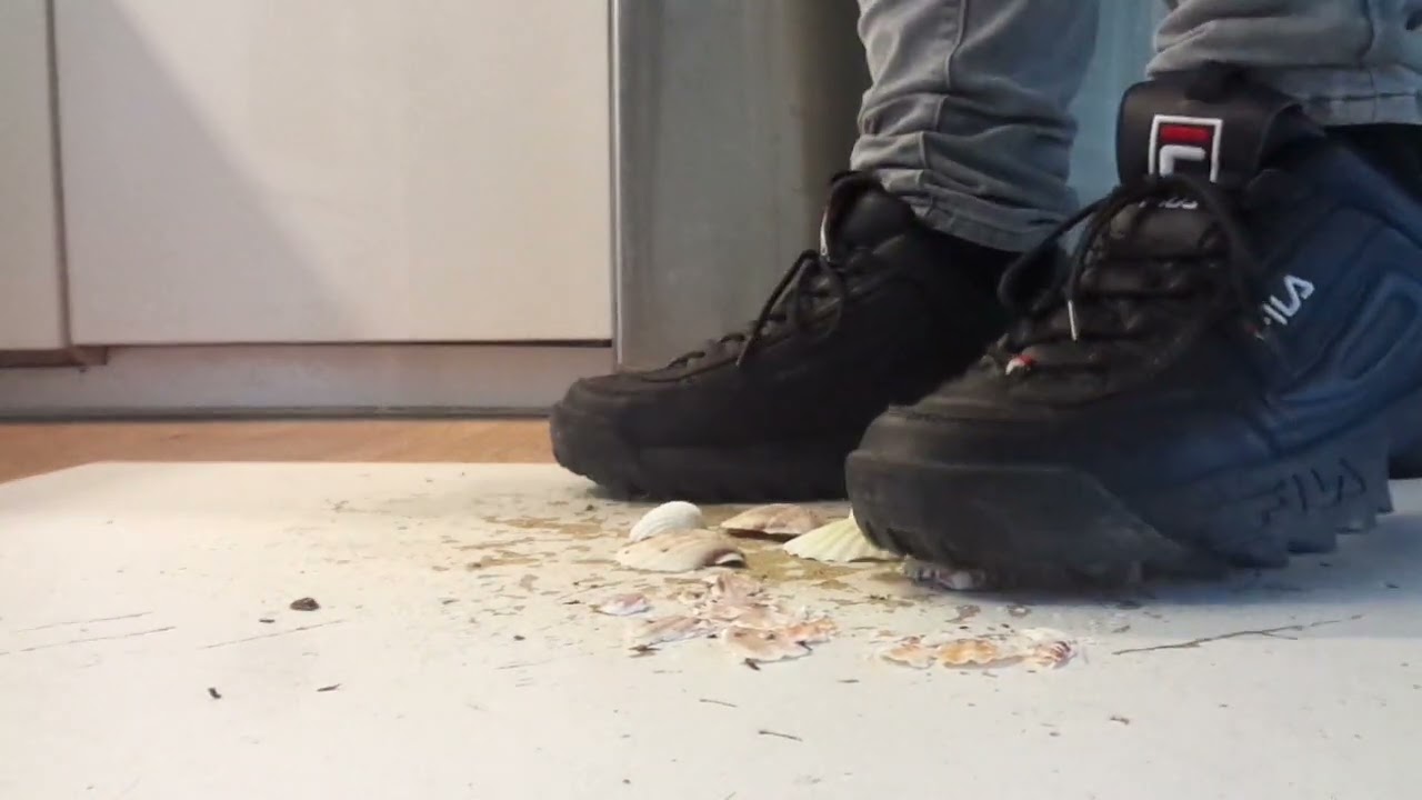 Fila Disruptor stomp, trample and destroy some shell's