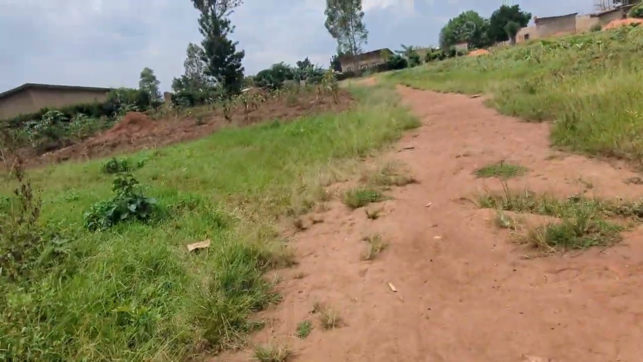 Nkuzaniye ibibanza byiza hano Mubusanza 0788413998