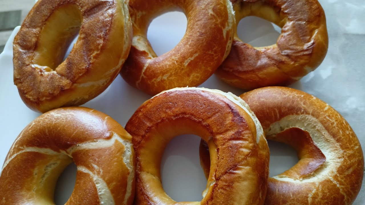 Сегодня к обеду напекла  БУБЛИКИ! К вечеру пришлось повторить эту вкуснятину.