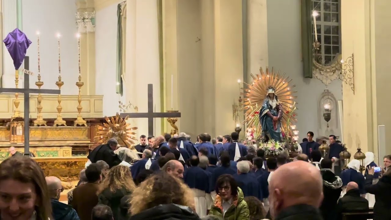 Gubbio: processione del Cristo morto