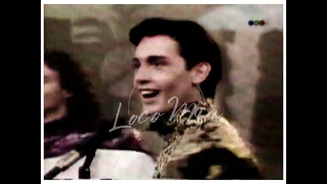Loco Mia canta 