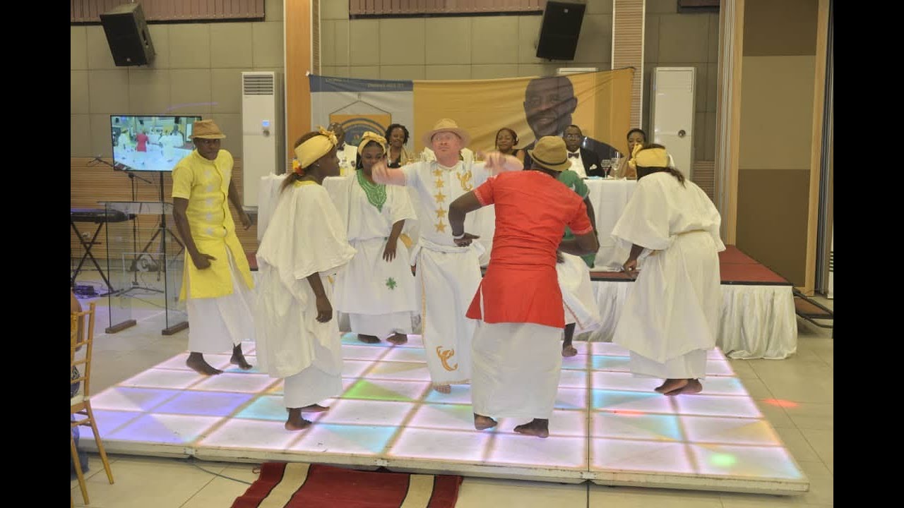 danse traditionnelle du Cameroun #ambassy #bey