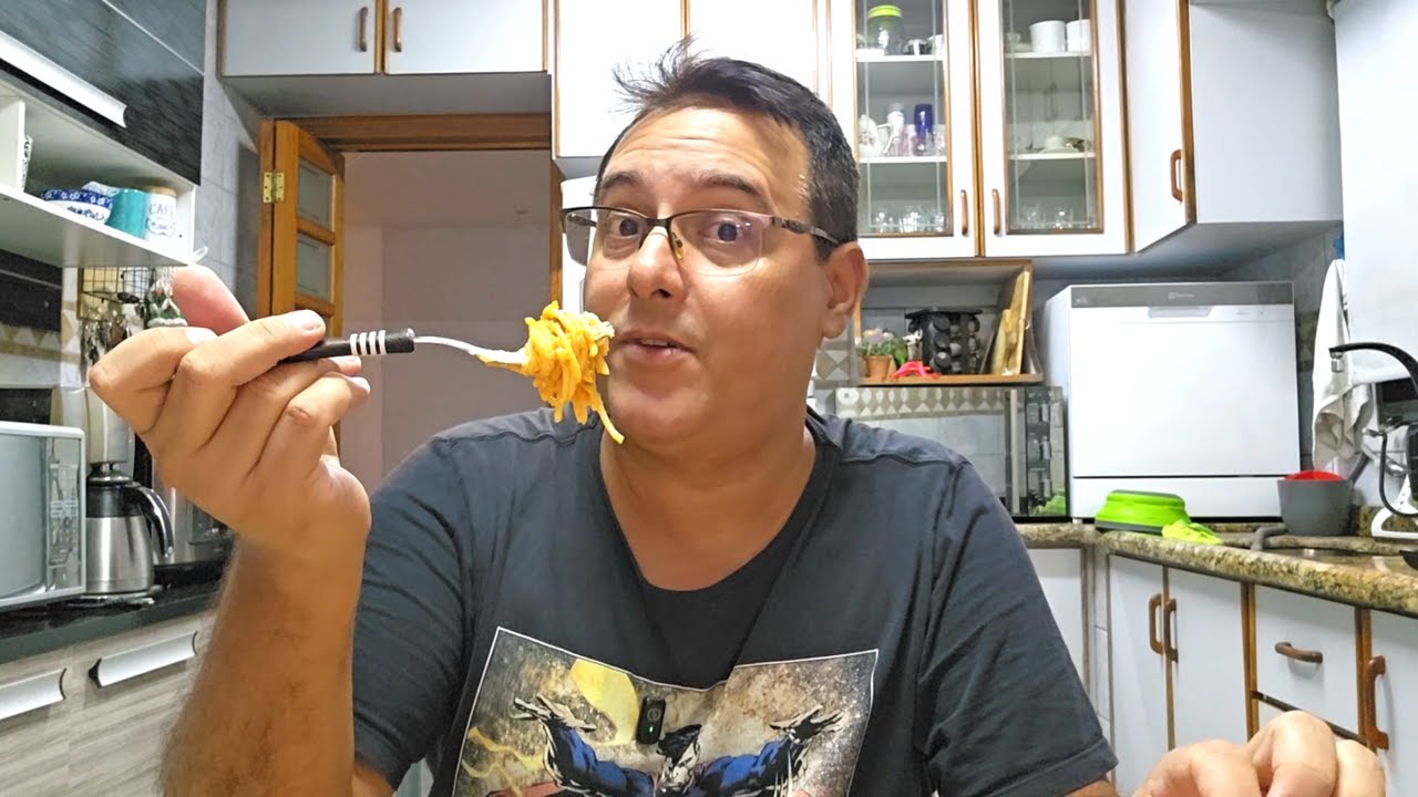 SE VOCÊ FIZER ASSIM VAI DAR UM TOQUE ESPECIAL PARA A SOBRA DA MACARRONADA + FIZ PÃO DE MINUTO