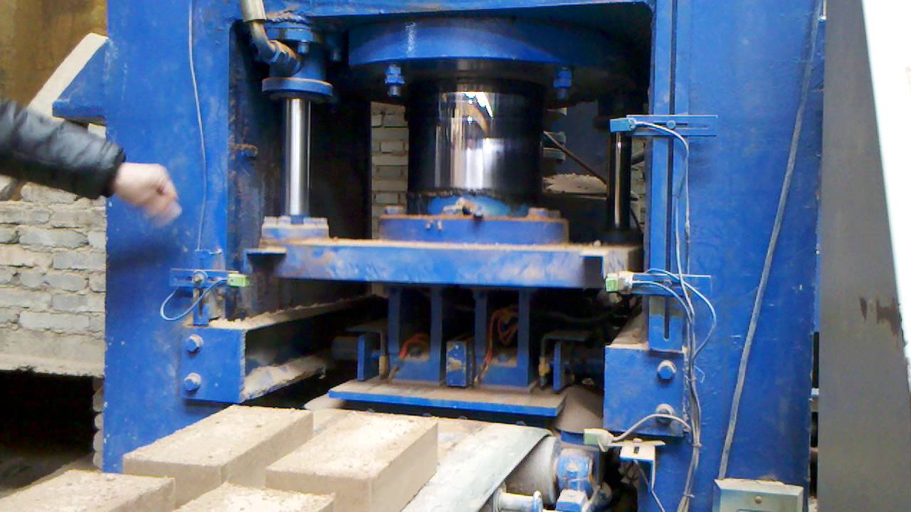 YFR Hydraulic refractory brick press machine