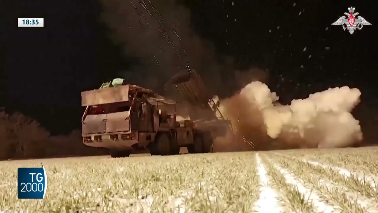 Ucraina, continuano i raid. Contatti Mosca-Parigi