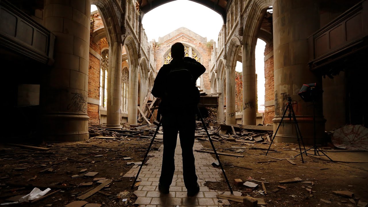 So Chicago: Urban explorers document decay