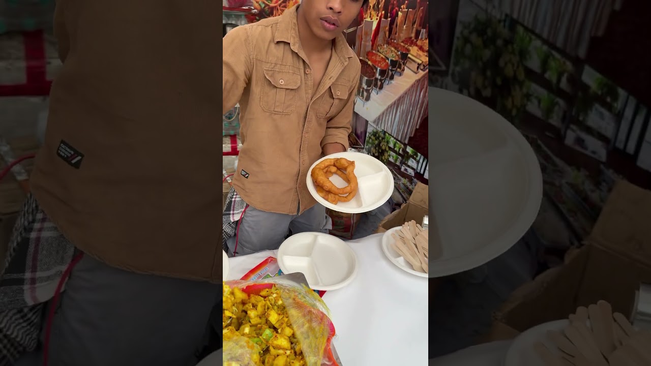 Eating Nepali Food In Delhi | Authentic Sel Roti | Nepali Dishes In India #nepalifood #shorts