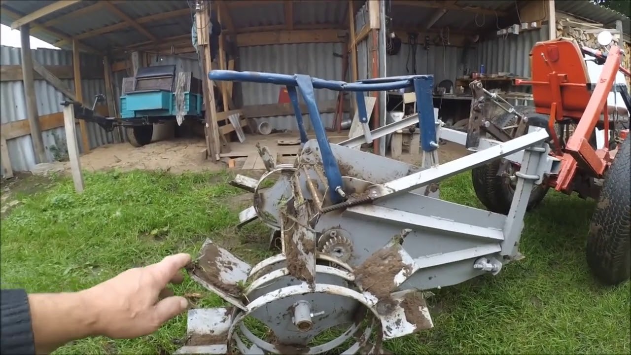Картофелекопалка Ярило в работе.