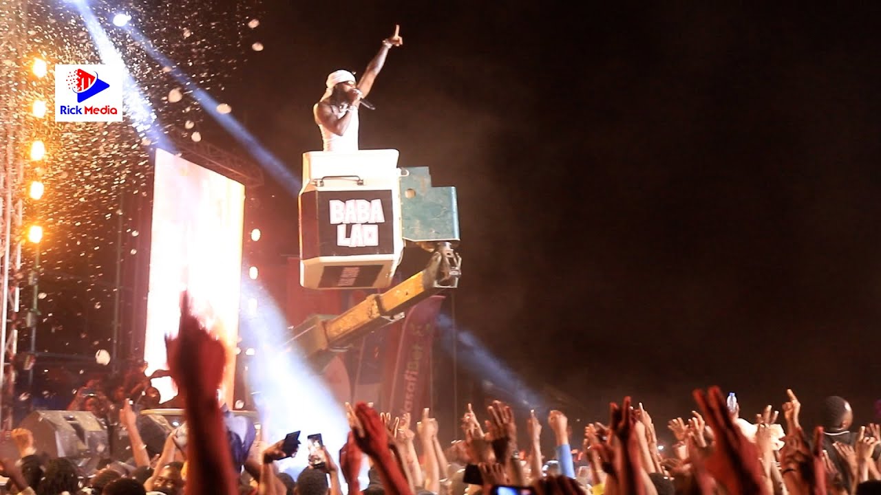 VIDEO:SHOW ya DIAMOND Wasafi Festival Mtwara/Apanda Kimaajabu Jukwaani/Tazama hapa