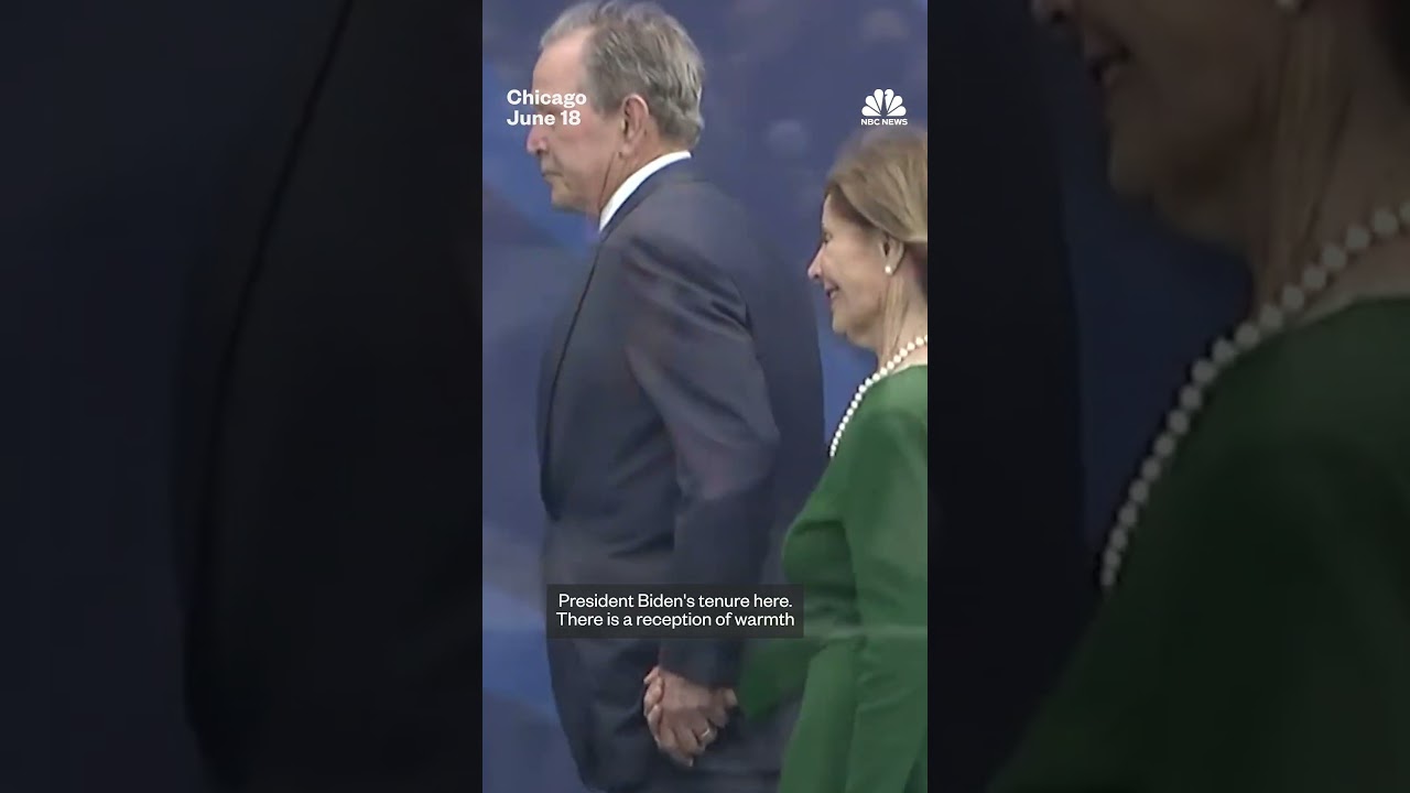 Former presidents arrive at the Obama Presidential Center opening ceremony