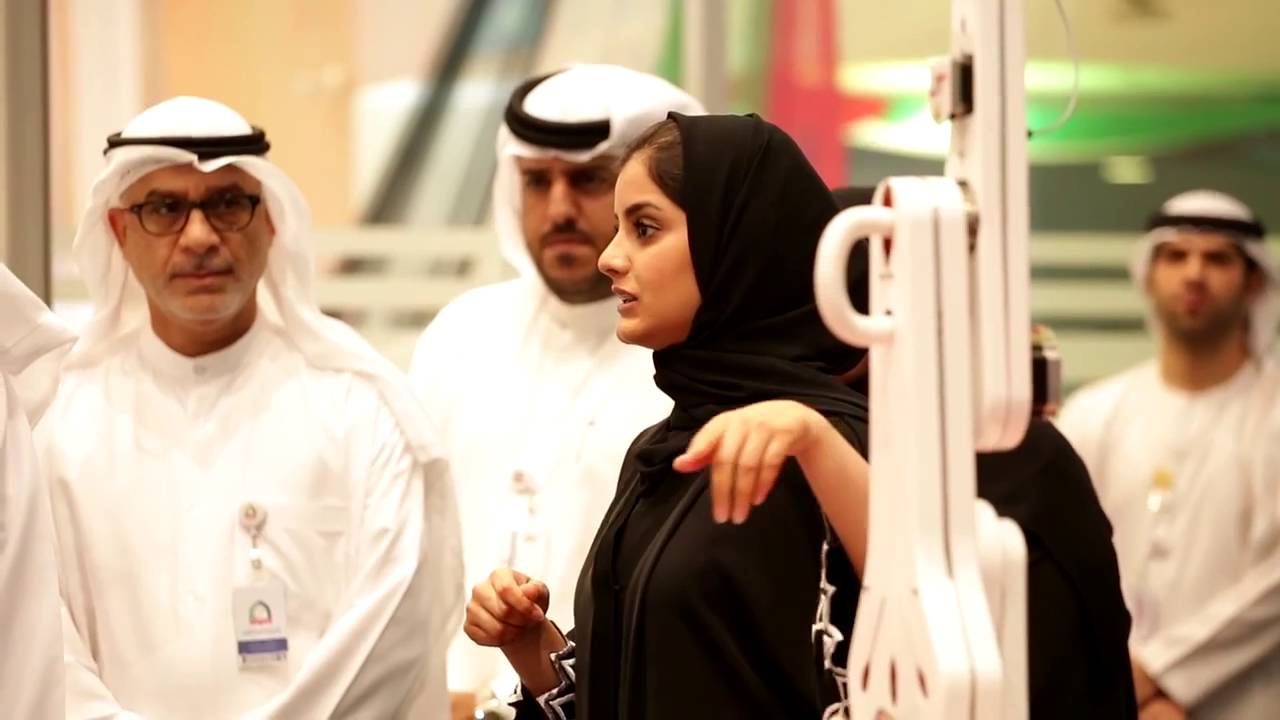 نادي الروبوت في كلية رأس الخيمة للطالبات ضمن فعاليات أسبوع الإمارات للابتكار