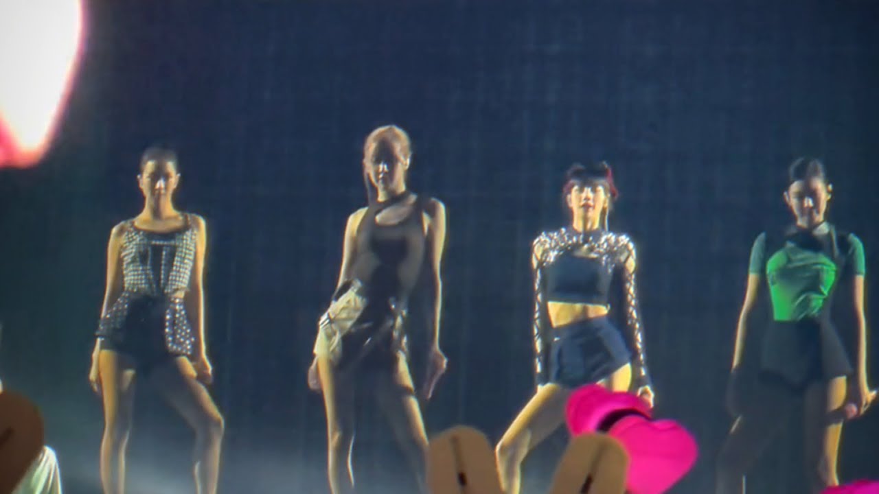 Blackpink - Shut Down (Live in Kuala Lumpur)