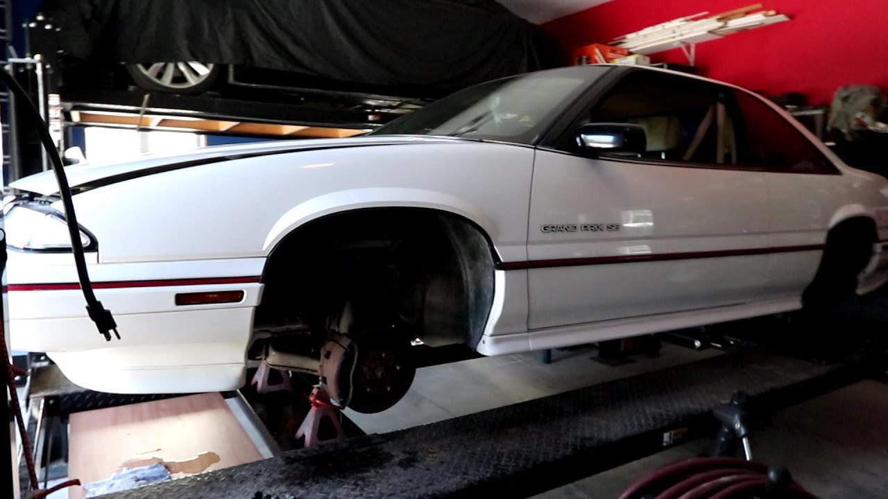 4 post car lift accessories in Action